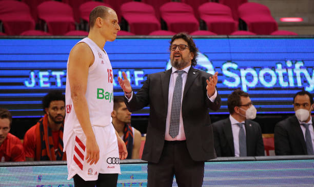 队提前三轮 队提前三轮